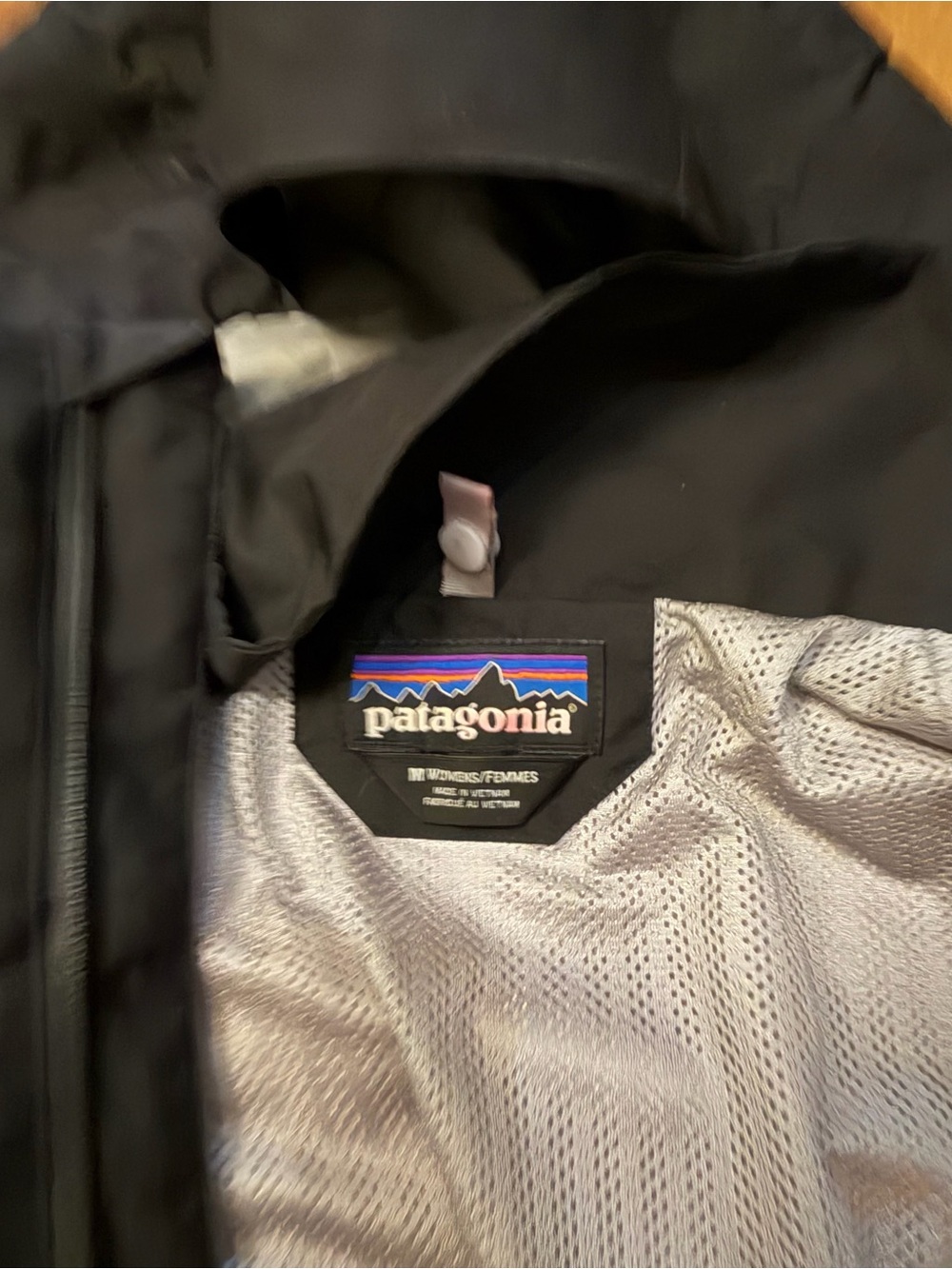 Patagonia Women’s Black Waterproof Hooded ski belt, Jacket Recco - size medium - Picture 3 of 6